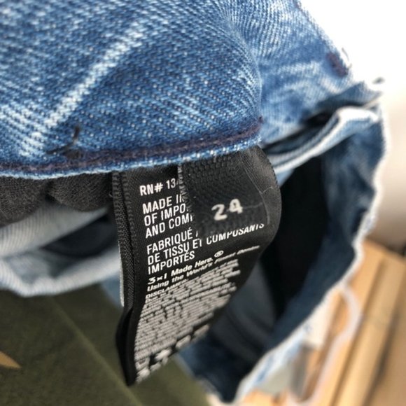 SOLD! 3X1 Light Wash Mid Rise Fringe Cropped Mom Jean 24 - Picture 10 of 10